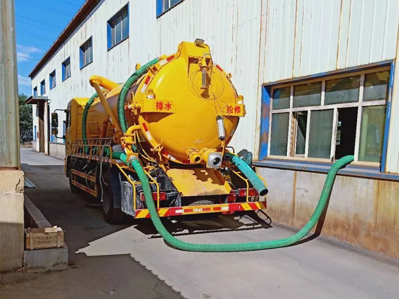 廖家巷厂区化粪池清理